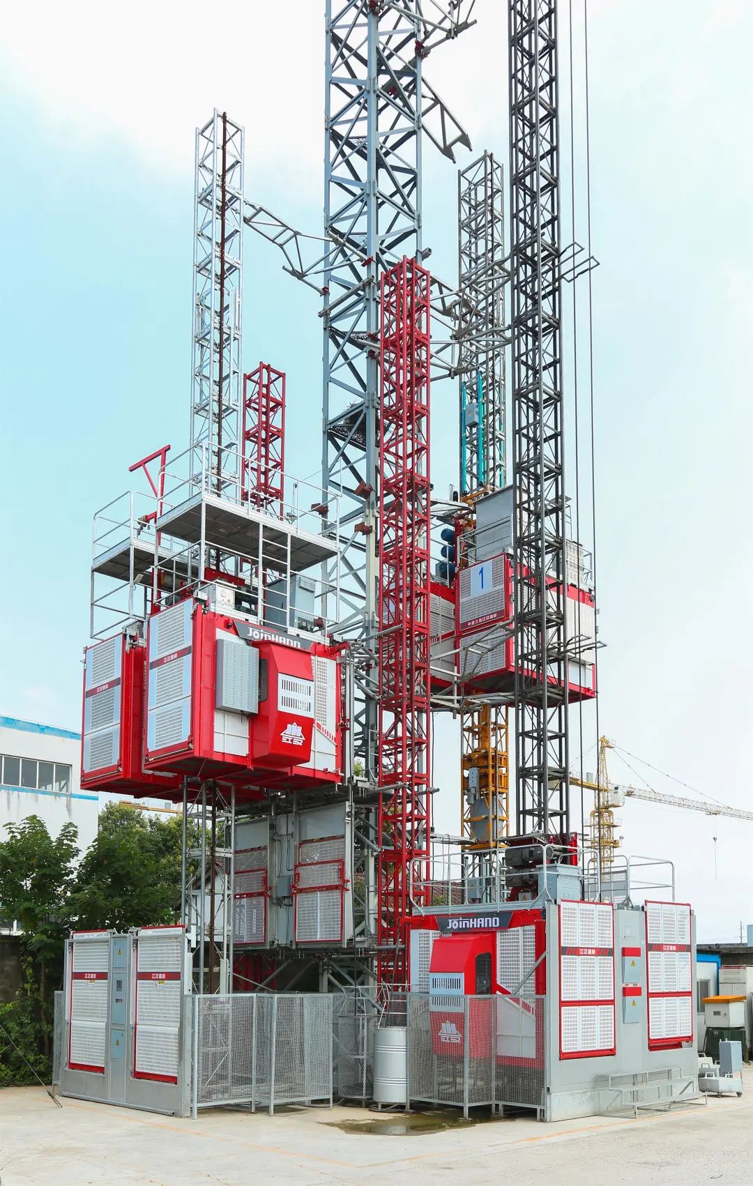 江汉建机 产品“傻大粗”中藏精细 以科技创新重塑建筑机械新高度