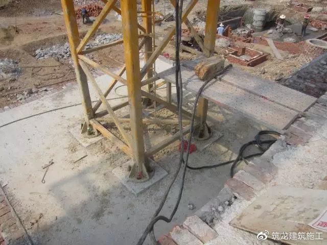 建筑工程大型机械设备隐患排查现场图